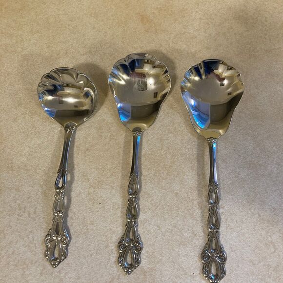 Oneida Community CHANDELIER Stainless Flatware 3 Serving Pcs 1 Ladle 2 Spoons - Picture 1 of 4